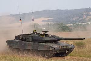 Ngành công nghiệp ô tô Đức bắt đầu chuyển hướng sang sản xuất vũ khí