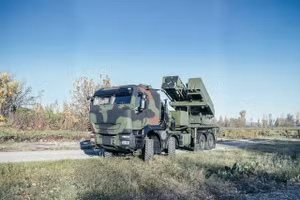KNDS đã tích hợp tên lửa chống hạm NSM vào hệ thống MLRS EuroPULS