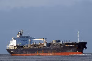 Tàu chở dầu Nga tiếp tục hướng về Cuba thách thức lệnh phong tỏa của Mỹ