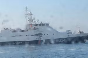Tàu Izumrud bị hư hại trong vụ va chạm hồi năm 2018.