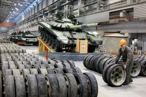 Xuất khẩu vũ khí của Nga đã giảm một nửa