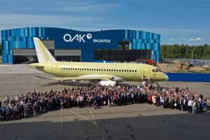 Máy bay SJ-100 'hoàn toàn nội địa' đầu tiên đã cất cánh