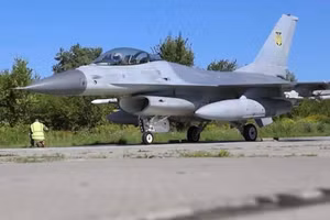 Lộ diện cấu hình vũ khí trang bị cực mạnh của tiêm kích F-16 Ukraine