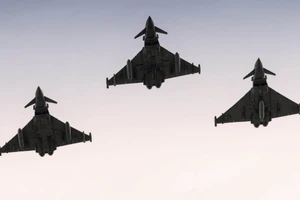 Anh lập kỷ lục về doanh số bán vũ khí chỉ với 2 hợp đồng xuất khẩu