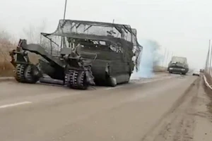 Thiết giáp hiếm gặp dựa trên khung gầm xe tăng bị phá hủy