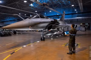 Dassault sản xuất tiêm kích Rafale vượt kế hoạch