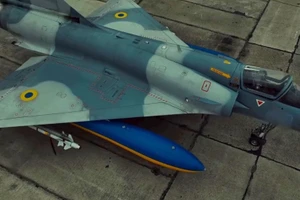 Tiêm kích Mirage 2000 lần đầu được phát hiện mang tên lửa Magic-2