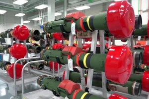 Hợp đồng kỷ lục sản xuất tên lửa Javelin đáp ứng nhu cầu chiến trường