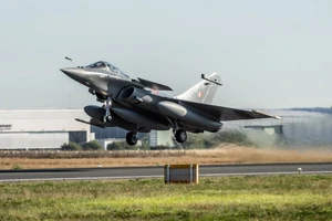 Huyền thoại bất khả chiến bại của tiêm kích Rafale bị xóa bỏ quá dễ dàng