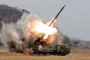 HIMARS lần đầu phá hủy pháo phản lực phóng loạt KN-09 Triều Tiên