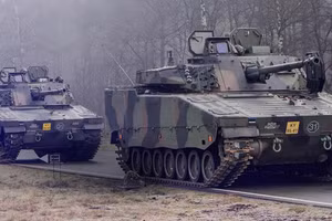 Số lượng lớn xe chiến đấu bộ binh CV90 sắp được tăng cường cho chiến sự