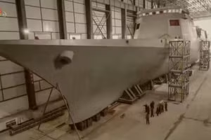 Triều Tiên tiết lộ hình dáng tàu chiến bí mật đang đóng