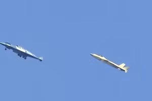 Trung Quốc thử nghiệm nguyên mẫu chiến đấu cơ cực kỳ bí ẩn?