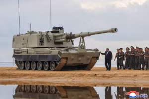 Pháo tự hành Juche-107 tầm bắn 65km của Triều Tiên thể hiện sức mạnh