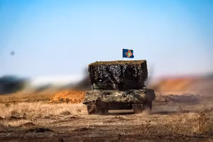 Xe tăng T-62M chiến lợi phẩm của Quân đội Ukraine.