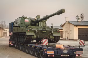 Lữ đoàn cơ giới số 15 được trang bị pháo tự hành K9 Thunder tối tân