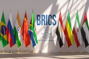 Ông Trump tuyên bố 'sự sụp đổ' của BRICS khi áp dụng mức thuế 100%