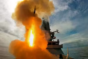 Siêu khu trục hạm Anh chỉ có khả năng chống tên lửa vào năm 2027