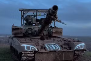 Ký hiệu chiến thuật đặc biệt trên xe tăng T-80 bị bắt giữ