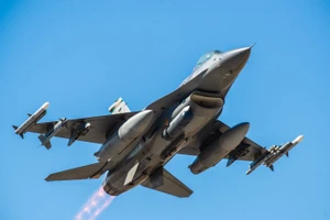 Mỹ có thực sự 'tắt' được tiêm kích F-16 của đồng minh?