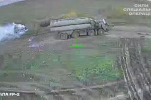 Hàng loạt tổ hợp phòng không S-400 và kho đạn tại Crimea bị phá hủy