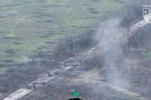 Đoàn xe cơ giới bị phá hủy sau khi 'mắc kẹt' trong cuộc tấn công vào Pokrovsk