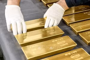Người dân Trung Quốc chặn đứng đà tăng giá vàng toàn cầu