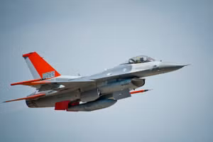 Boeing hoàn thành hoán cải F-16 thành mục tiêu bay QF-16