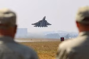 Ông Putin gọi Su-57 là 'chiến đấu cơ tốt nhất thế giới'