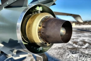 Hé lộ tên lửa lai UAV tầm xa 1.000 km