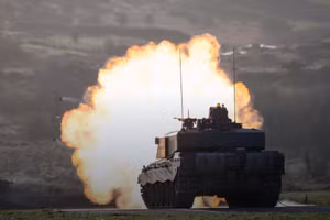 Xe tăng Challenger 3 thể hiện sức mạnh qua cuộc bắn đạn thật đầu tiên