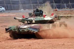 Xe tăng Arjun sắp có trận quyết đấu với Abrams