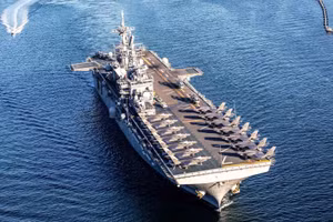 'Tàu sân bay tấn công nhanh' USS Tripoli của Mỹ đang tăng tốc hướng về Iran