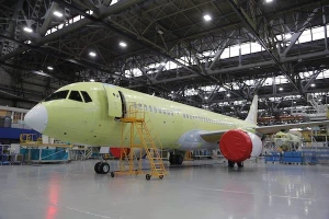 Thiết bị mới của Nga được đưa vào cơ sở sản xuất máy bay MS-21 và Superjet