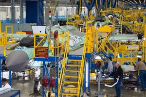 Mỹ đang đùa giỡn với F-35 hai động cơ để duy trì nguồn tiền cho Lầu Năm Góc?