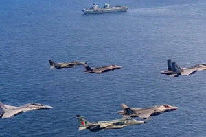 F-35 đã gặp Su-30 trong tình huống đối kháng
