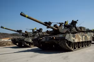 Kíp lái xe tăng K1 Hàn Quốc phải chịu đựng cái nóng kỷ lục