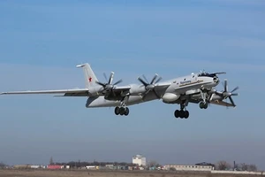 Máy bay Tu-142K thiết lập cột mốc lịch sử