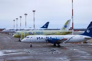 Thủ tướng Nga ra lệnh hoàn thành nhanh chóng công việc chế tạo máy bay Superjet và MS-21