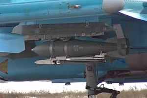 Phát hiện ăng ten CRPA mới trên bom lượn tầm xa UMPB-5R