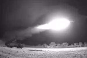 Tên lửa Long Neptune được triển khai từ bệ phóng bí mật