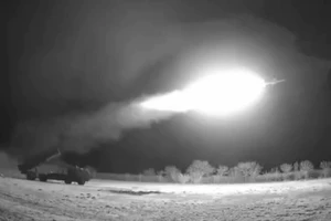 Tên lửa Long Neptune được triển khai từ bệ phóng bí mật