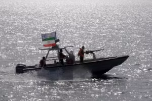 Iran bắt giữ tàu chở dầu ngay dưới sự giám sát của máy bay không người lái Mỹ