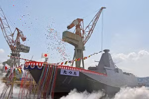 Hải quân Nhật Bản liên tiếp nhận khinh hạm lớp Mogami với tốc độ chóng mặt