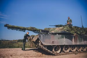 Thêm hàng loạt xe tăng M1A2 SEPv3 Abrams gây sức ép lên biên giới Kaliningrad