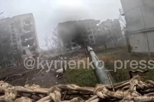 Xe tăng bẻ gãy cuộc tấn công theo hướng Rodynske 