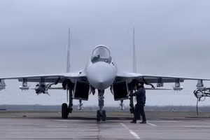 Tiêm kích Su-35 gây sốc khi xuất hiện ở 'chế độ quái thú'