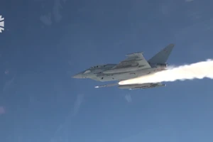 Tên lửa Meteor lần đầu được phóng từ tiêm kích Eurofighter