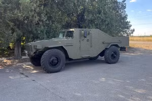 Xe bán tải bọc thép Legionnaire gây bất ngờ khi xuất hiện