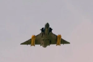 Tiêm kích Mirage 2000-5F lần đầu mang tên lửa SCALP tham chiến